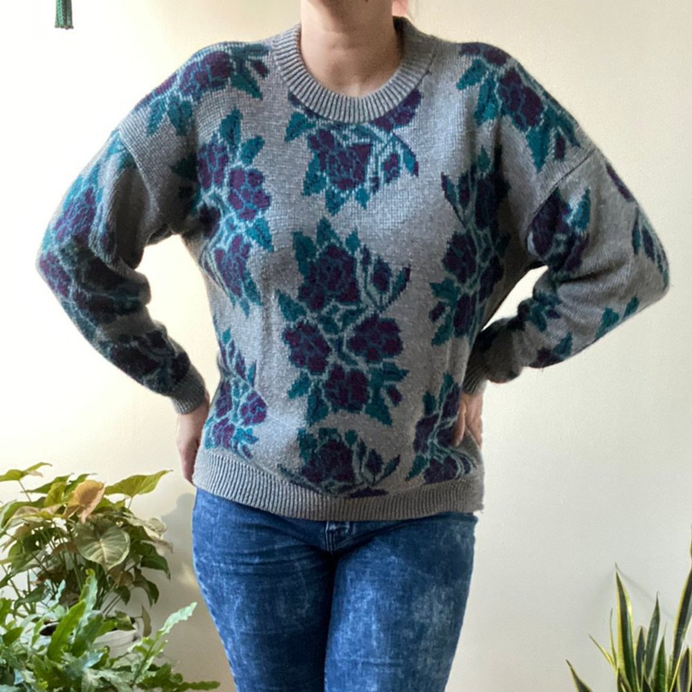 Vintage 90s sweater roses